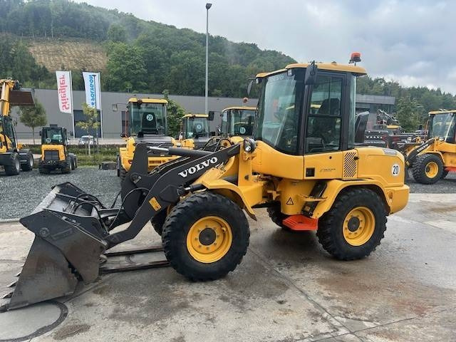 Volvo L 30 G - Hjullastare: bild 1 Volvo L 30 G - Hjullastare: bild 1