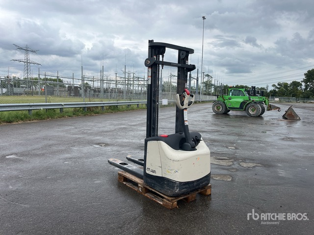 2007 Crown WF 3000 Pallet Jack - Låglyftar: bild 4 2007 Crown WF 3000 Pallet Jack - Låglyftar: bild 4