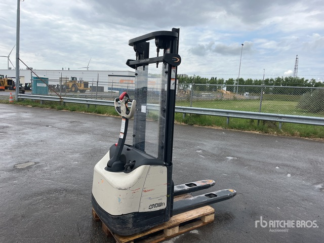 2007 Crown WF 3000 Pallet Jack - Låglyftar: bild 3 2007 Crown WF 3000 Pallet Jack - Låglyftar: bild 3