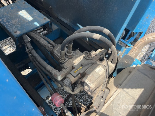 2007 Genie GS-3390 4x4 Diesel Scissor Lift - Saxlift: bild 5 2007 Genie GS-3390 4x4 Diesel Scissor Lift - Saxlift: bild 5