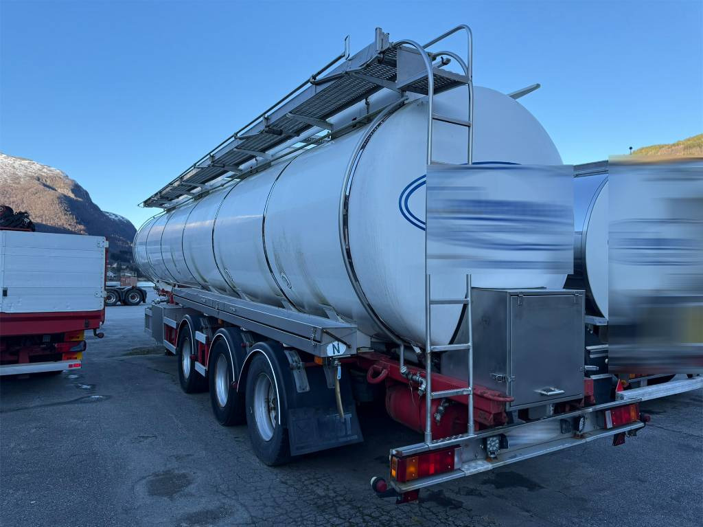Annet Schrader tank trailer 32 m2 - Tanktrailer: bild 4 Annet Schrader tank trailer 32 m2 - Tanktrailer: bild 4