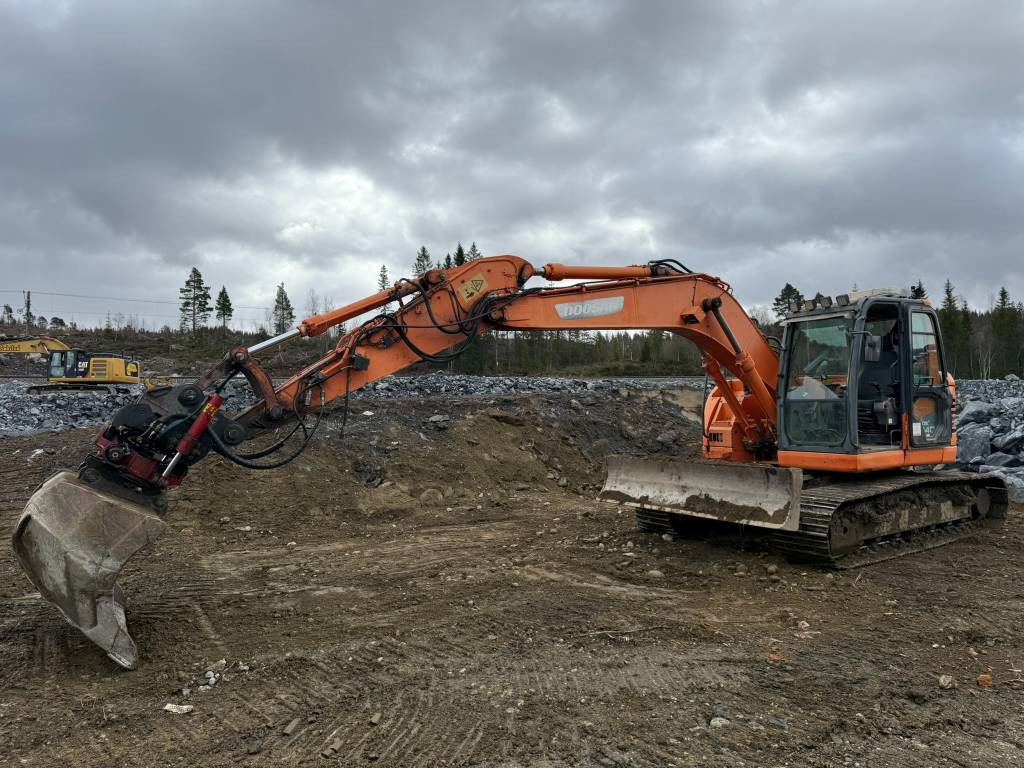 Doosan DX 140 LCR - Bandgrävare: bild 1 Doosan DX 140 LCR - Bandgrävare: bild 1