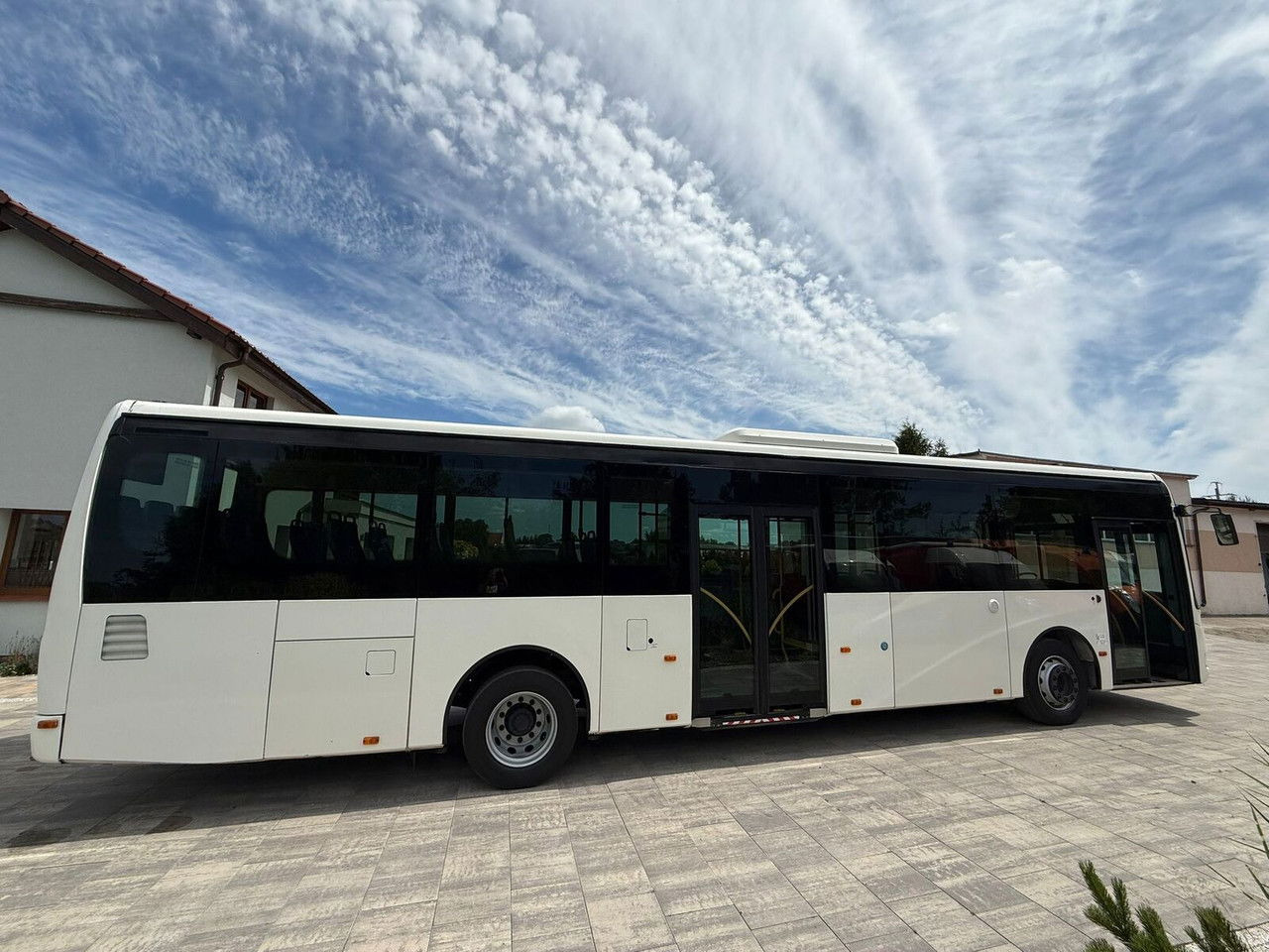 Irisbus Crossway LE SFR 161 Euro 5 Klimatyzacja Thermoking 12metrów 37mi - Stadsbuss: bild 4 Irisbus Crossway LE SFR 161 Euro 5 Klimatyzacja Thermoking 12metrów 37mi - Stadsbuss: bild 4