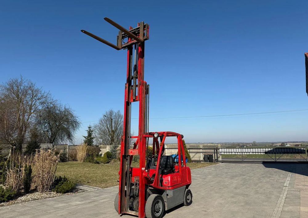 Nissan U1D2A25LQ - Gasoltruck: bild 3 Nissan U1D2A25LQ - Gasoltruck: bild 3