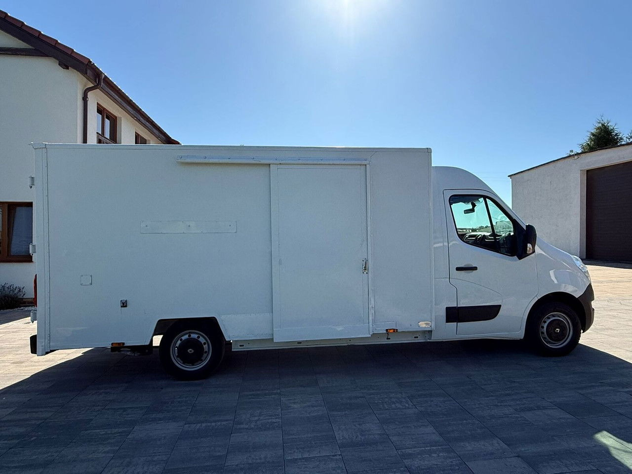 Renault Master Kontener niskopodłogowy Rampa najazdowa Sprowadzony Zarej - Volymskåp: bild 4 Renault Master Kontener niskopodłogowy Rampa najazdowa Sprowadzony Zarej - Volymskåp: bild 4