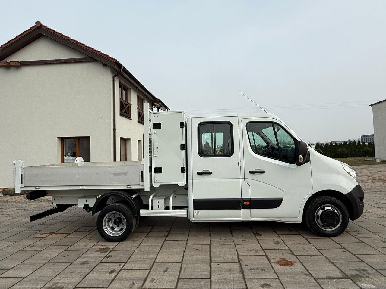 Renault Master - Transportbil med flak: bild 4 Renault Master - Transportbil med flak: bild 4