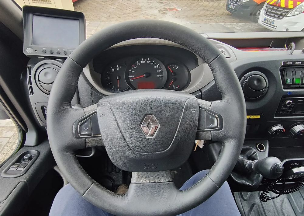 Ambulans Renault Master: bild 12