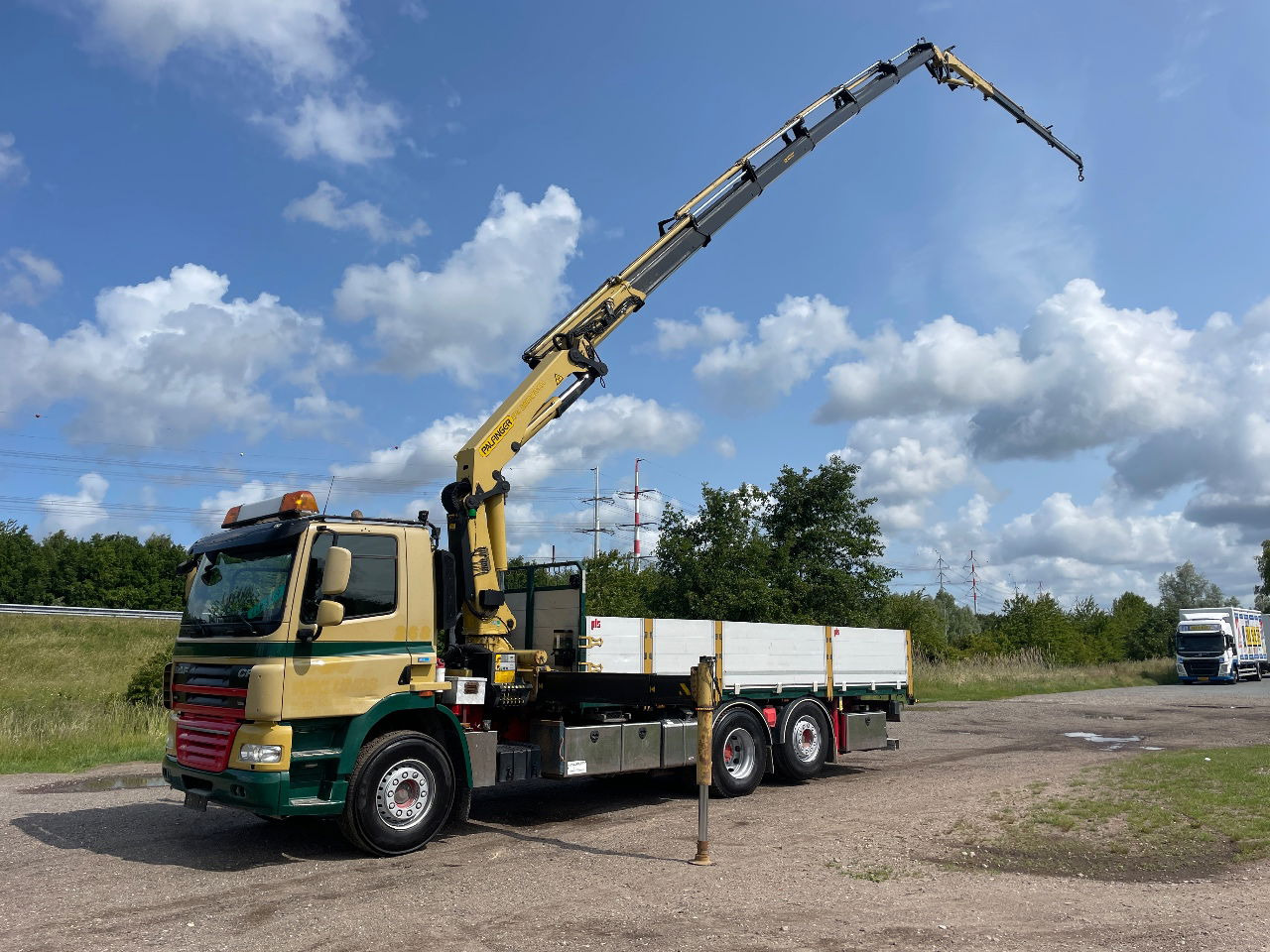 DAF CF 85.360 CF with Palfinger PK26002 with jib crane - Kranbil: bild 1 DAF CF 85.360 CF with Palfinger PK26002 with jib crane - Kranbil: bild 1