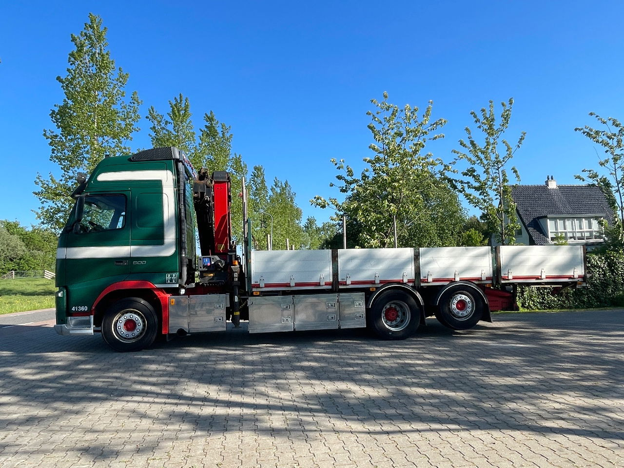 Volvo FH 13.500 HMF 2420 K5 crane, winch, and extendable deck - Kranbil: bild 4 Volvo FH 13.500 HMF 2420 K5 crane, winch, and extendable deck - Kranbil: bild 4