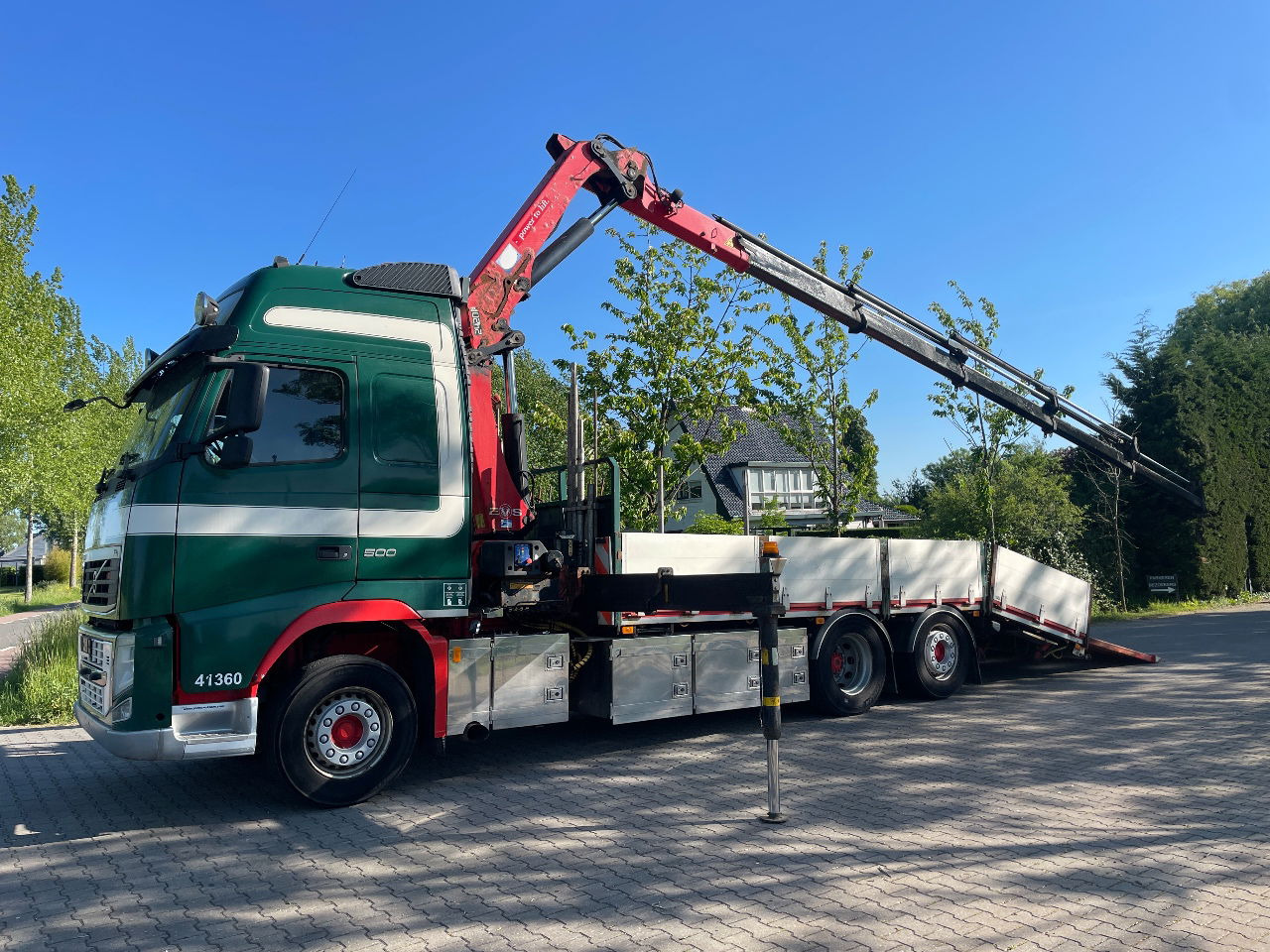 Volvo FH 13.500 HMF 2420 K5 crane, winch, and extendable deck - Kranbil: bild 1 Volvo FH 13.500 HMF 2420 K5 crane, winch, and extendable deck - Kranbil: bild 1