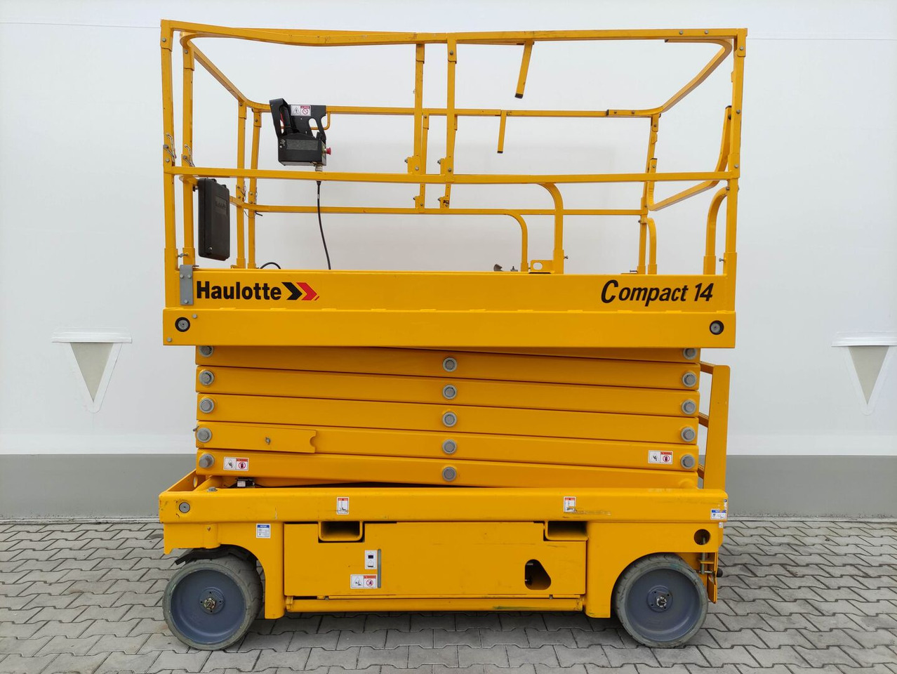 Haulotte Compact14 - Saxlift: bild 1 Haulotte Compact14 - Saxlift: bild 1