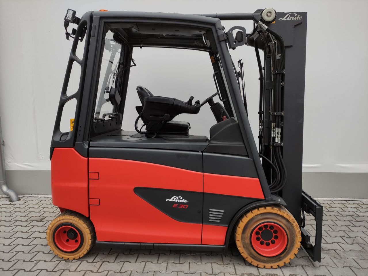 Linde E30HL-01/600-387 (M) - Eltruck: bild 2 Linde E30HL-01/600-387 (M) - Eltruck: bild 2