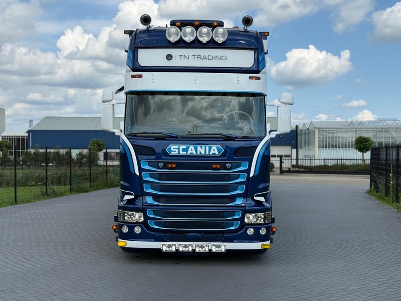 Scania R450 SHOW COMBI, SPECIAL INTERIOR, LIKE NEW, LOW MILEAGE. - Lastbil med skåp: bild 3 Scania R450 SHOW COMBI, SPECIAL INTERIOR, LIKE NEW, LOW MILEAGE. - Lastbil med skåp: bild 3