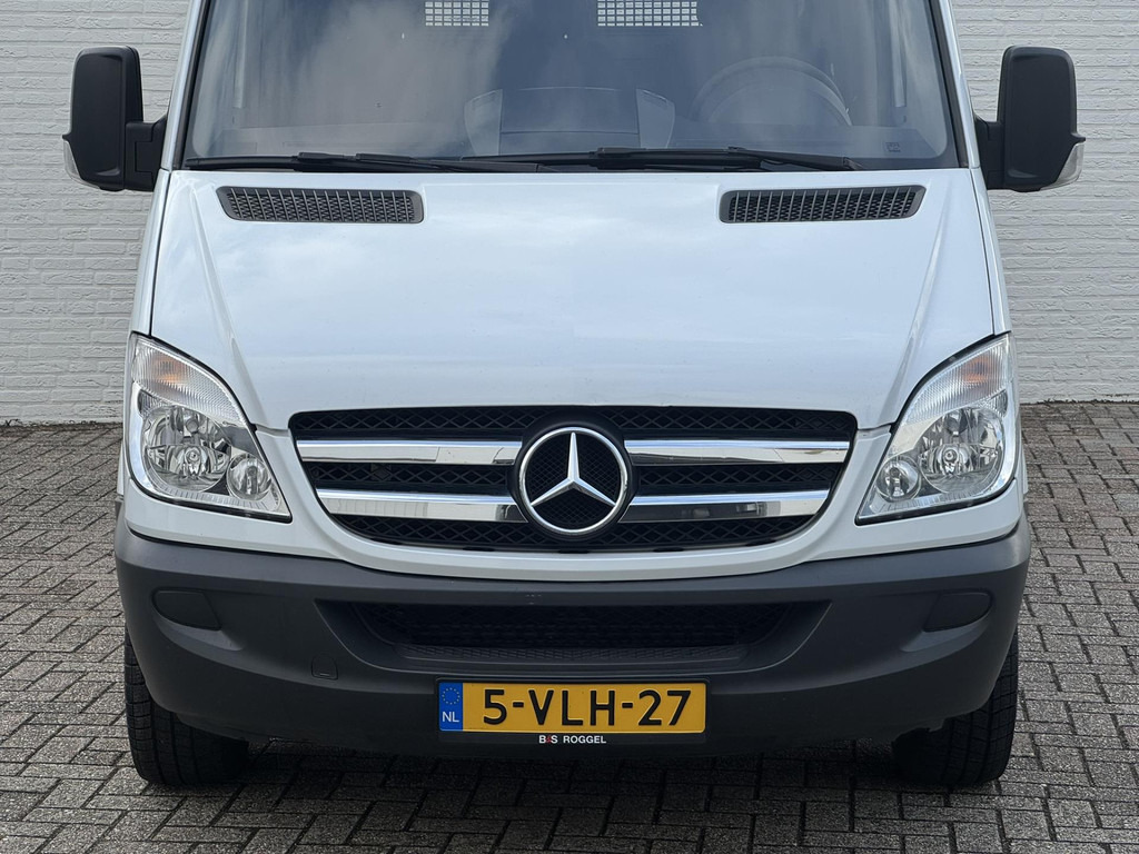 Mercedes-Benz Sprinter-213 2.2 CDI 366 DC 2x Schuifdeur Airco Imperiaal Treeplank Trekhaak 3 Zitplaatsen - Skåpbil: bild 3 Mercedes-Benz Sprinter-213 2.2 CDI 366 DC 2x Schuifdeur Airco Imperiaal Treeplank Trekhaak 3 Zitplaatsen - Skåpbil: bild 3