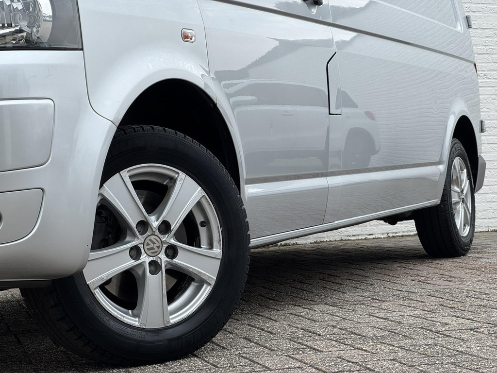 Volkswagen Transporter-2.0 TDI L2H3 Trekhaak Airco Navigatie Parrot Lat om Lat betimmering - Skåpbil: bild 4 Volkswagen Transporter-2.0 TDI L2H3 Trekhaak Airco Navigatie Parrot Lat om Lat betimmering - Skåpbil: bild 4