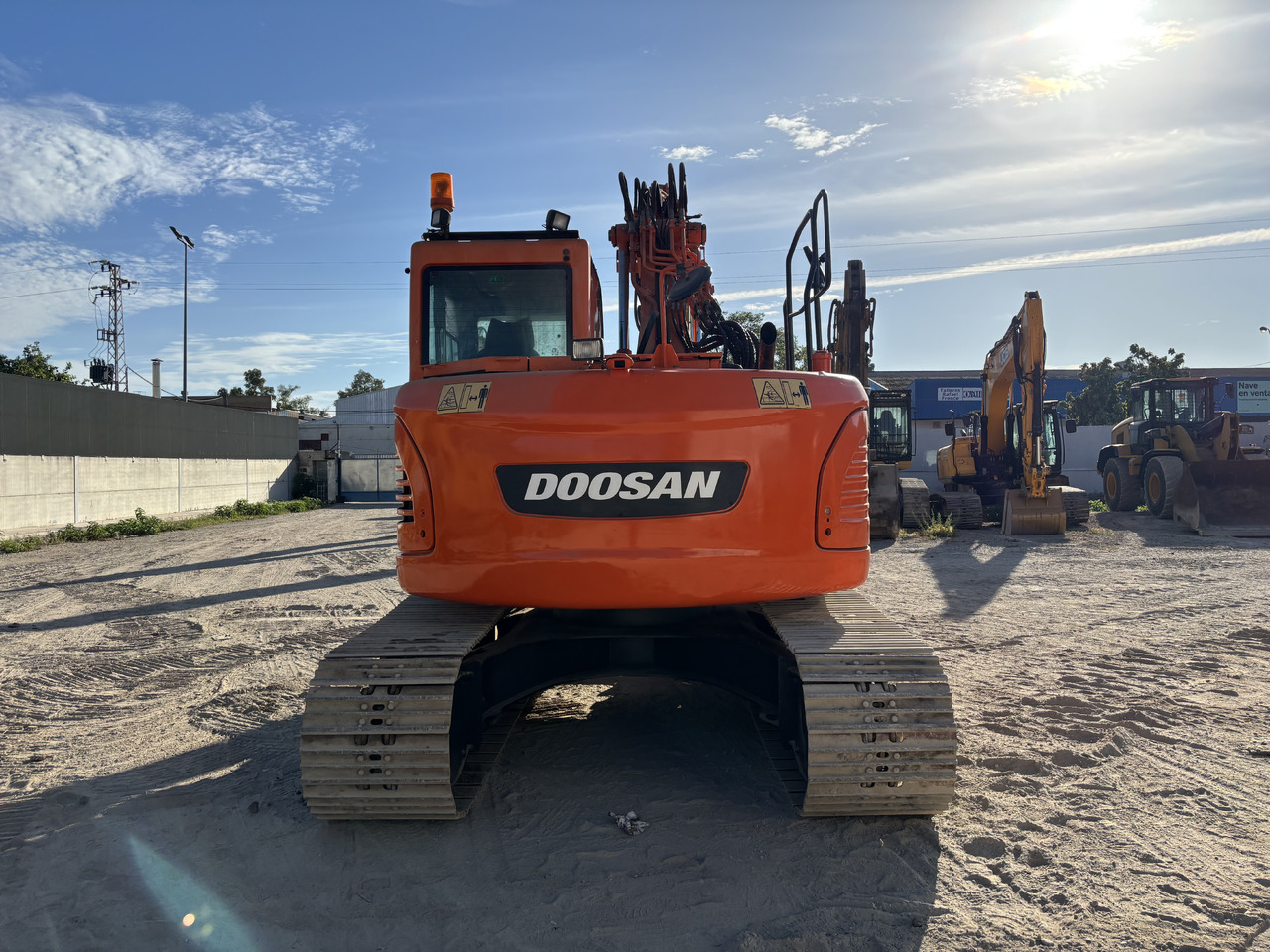 DOOSAN DX140-3 - Bandgrävare: bild 4 DOOSAN DX140-3 - Bandgrävare: bild 4