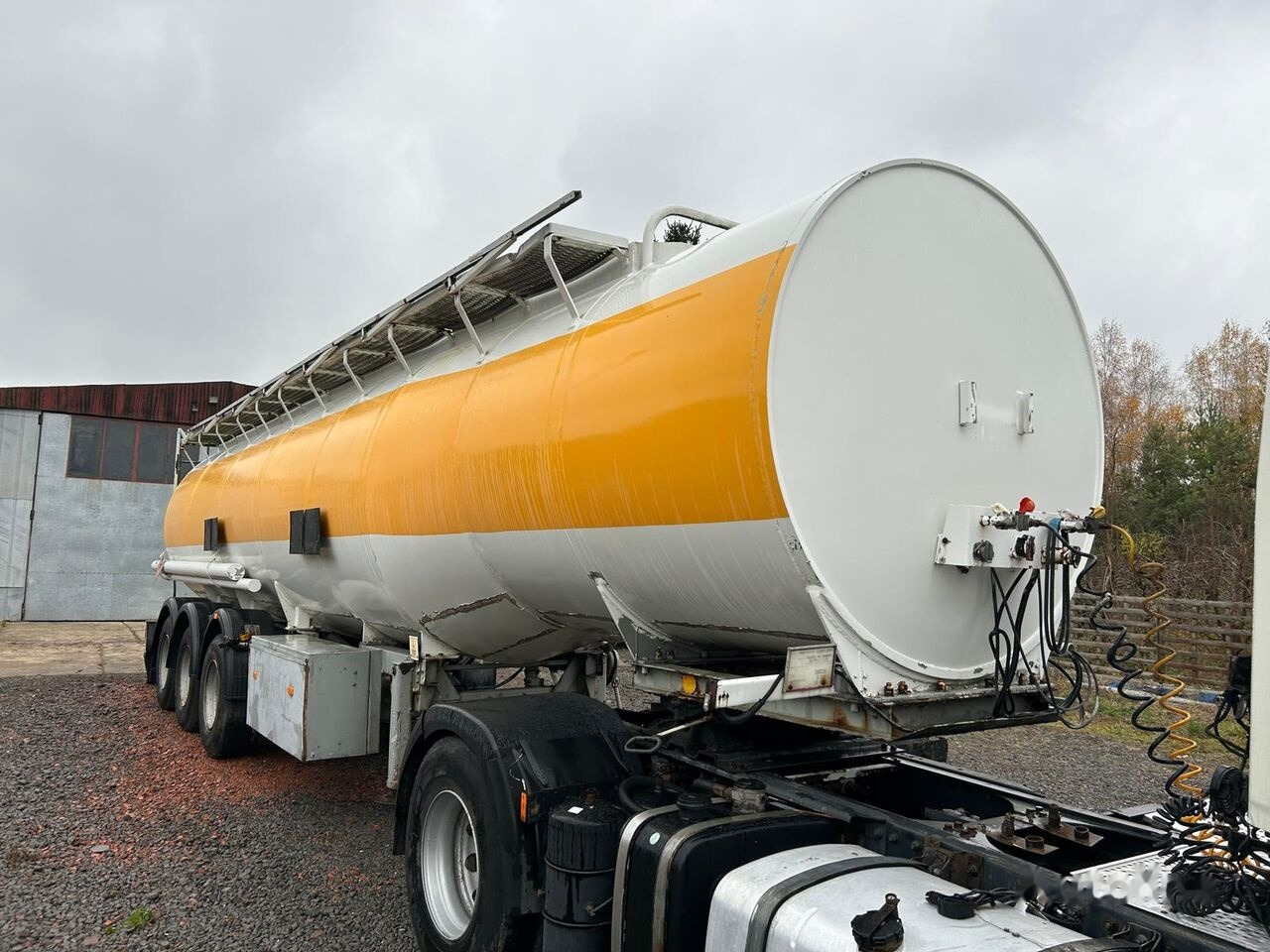 Stokota Elzam 3NC38 - Tanktrailer: bild 1 Stokota Elzam 3NC38 - Tanktrailer: bild 1