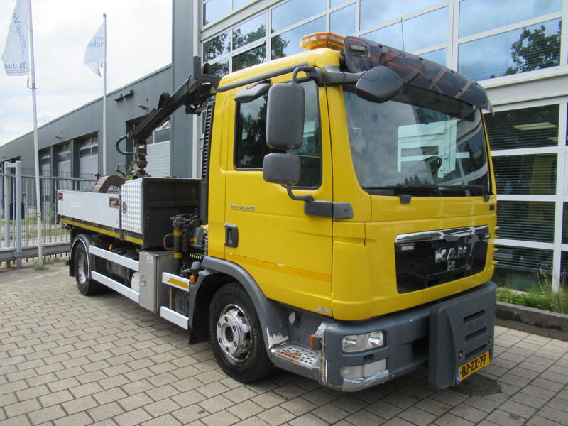 MAN 12.220 4X2 BB EEV + Palfinger PK4501 - Tippbil lastbil, Kranbil: bild 4 MAN 12.220 4X2 BB EEV + Palfinger PK4501 - Tippbil lastbil, Kranbil: bild 4