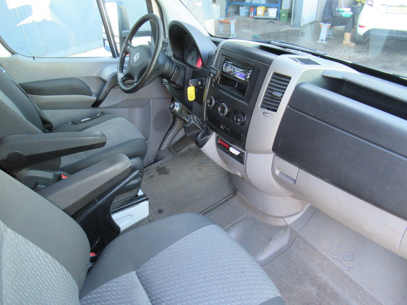 Transportbil med flak, Dubbelhytt transportbil Volkswagen Crafter 50 2.0TDI 80KW DOKA Dubbelcabine: bild 8
