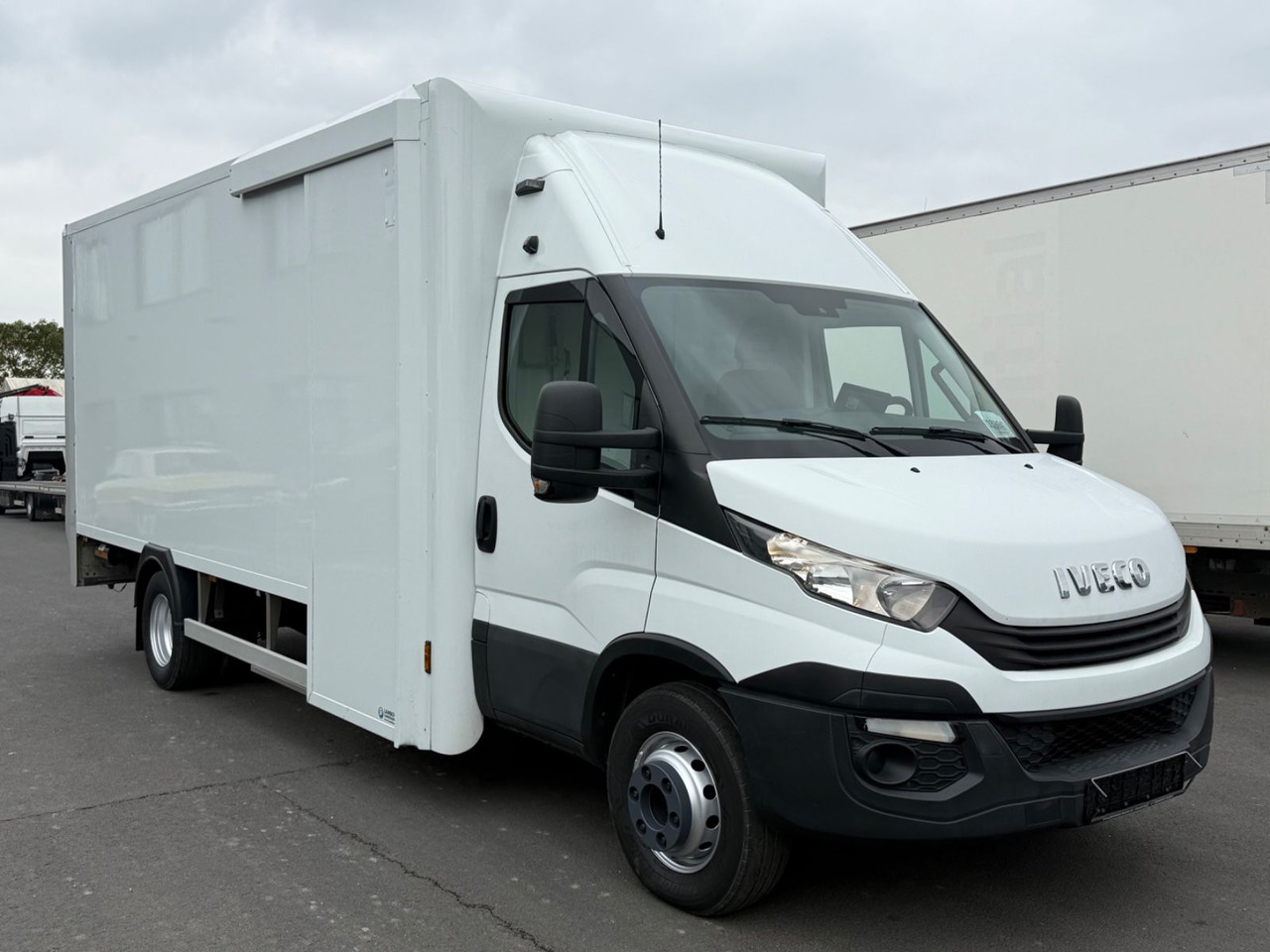Iveco Daily 70C18 HiMatic / Luft/ Lbw./ Klima/ E6/ Top - Volymskåp: bild 1 Iveco Daily 70C18 HiMatic / Luft/ Lbw./ Klima/ E6/ Top - Volymskåp: bild 1