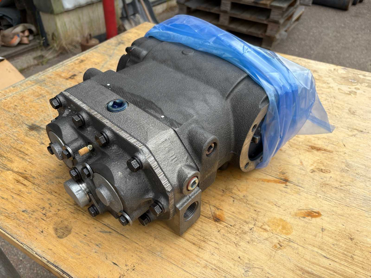 Air Dryer Compressor Cummins ST-676 - Kompressor för Lastbil: bild 2 Air Dryer Compressor Cummins ST-676 - Kompressor för Lastbil: bild 2