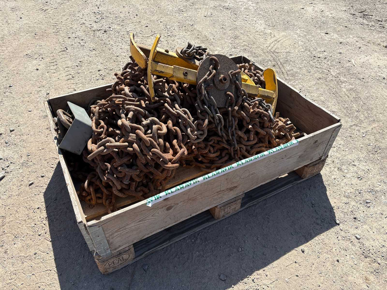 Forest machine bogie chain 2pcs and centering bars - Undervagnsdelar: bild 1 Forest machine bogie chain 2pcs and centering bars - Undervagnsdelar: bild 1