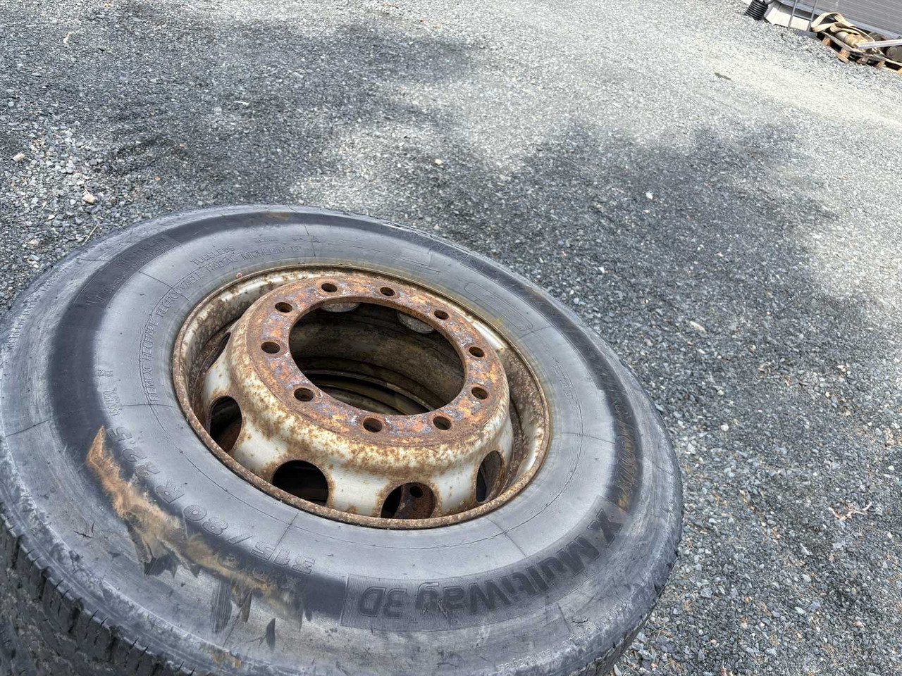 Michelin X multiway 30 truck tyres and rims 4 pcs - Däck för Lastbil: bild 5 Michelin X multiway 30 truck tyres and rims 4 pcs - Däck för Lastbil: bild 5