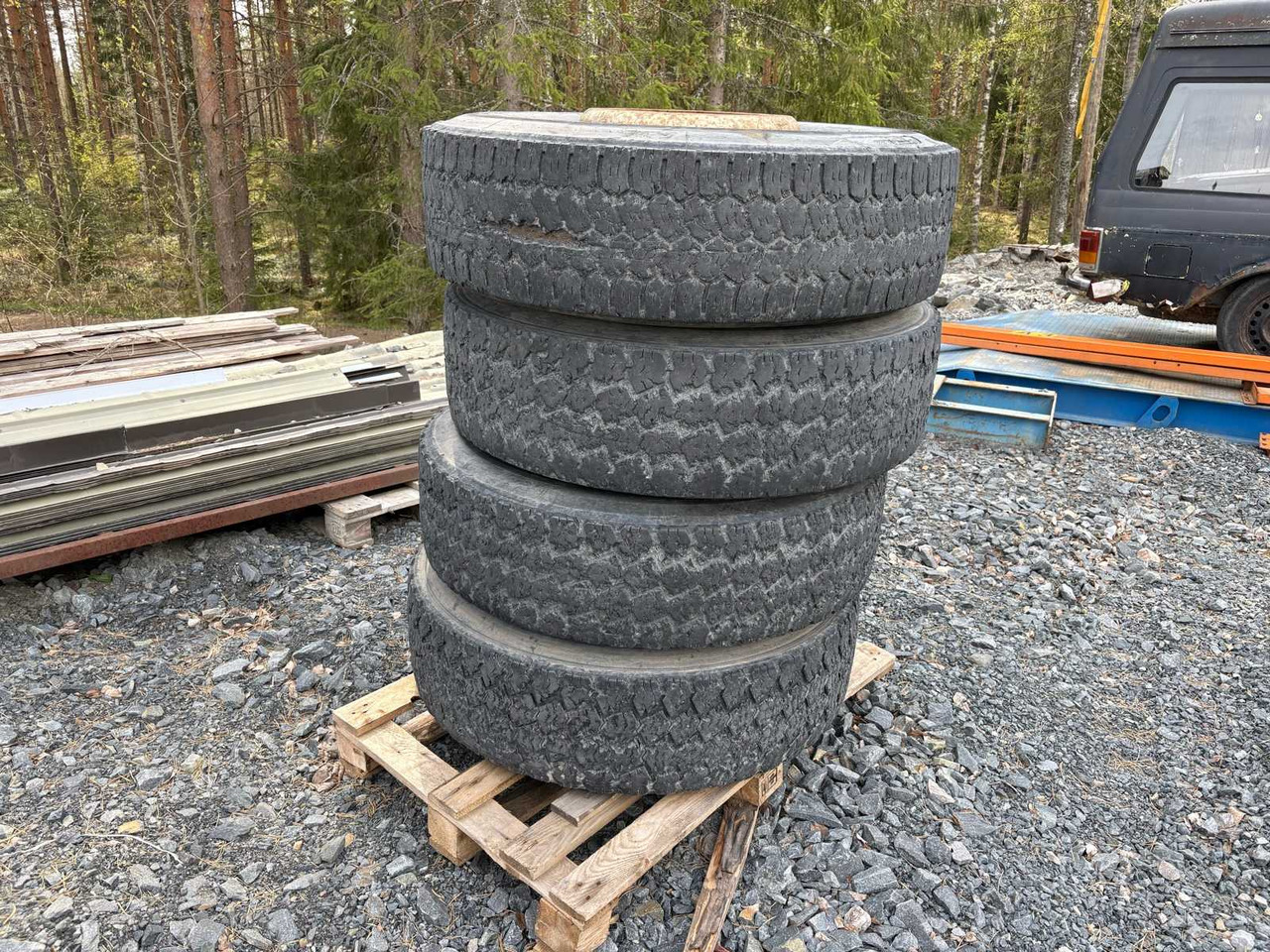 Michelin X multiway 30 truck tyres and rims 4 pcs - Däck för Lastbil: bild 3 Michelin X multiway 30 truck tyres and rims 4 pcs - Däck för Lastbil: bild 3