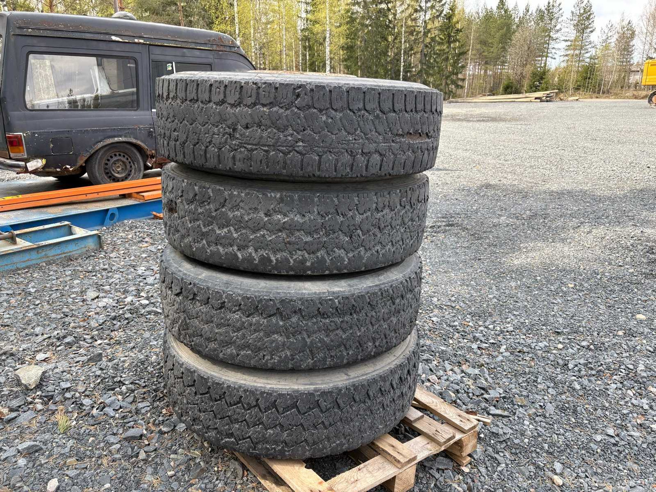 Michelin X multiway 30 truck tyres and rims 4 pcs - Däck för Lastbil: bild 2 Michelin X multiway 30 truck tyres and rims 4 pcs - Däck för Lastbil: bild 2