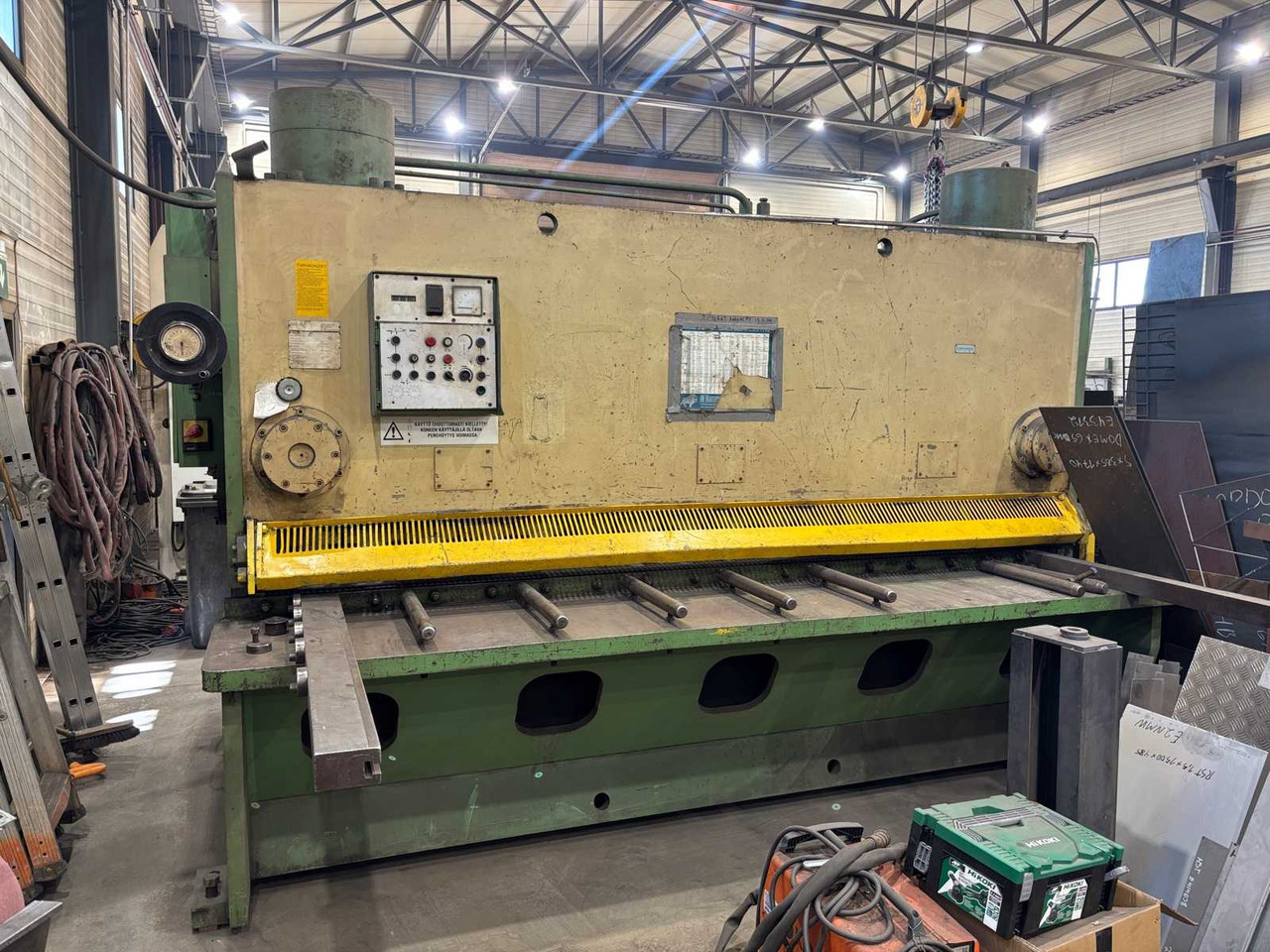 Sheet Metal Cutter LVD MVS 31/20 + Plate Feed Table - Metallbearbetningsmaskin: bild 1 Sheet Metal Cutter LVD MVS 31/20 + Plate Feed Table - Metallbearbetningsmaskin: bild 1