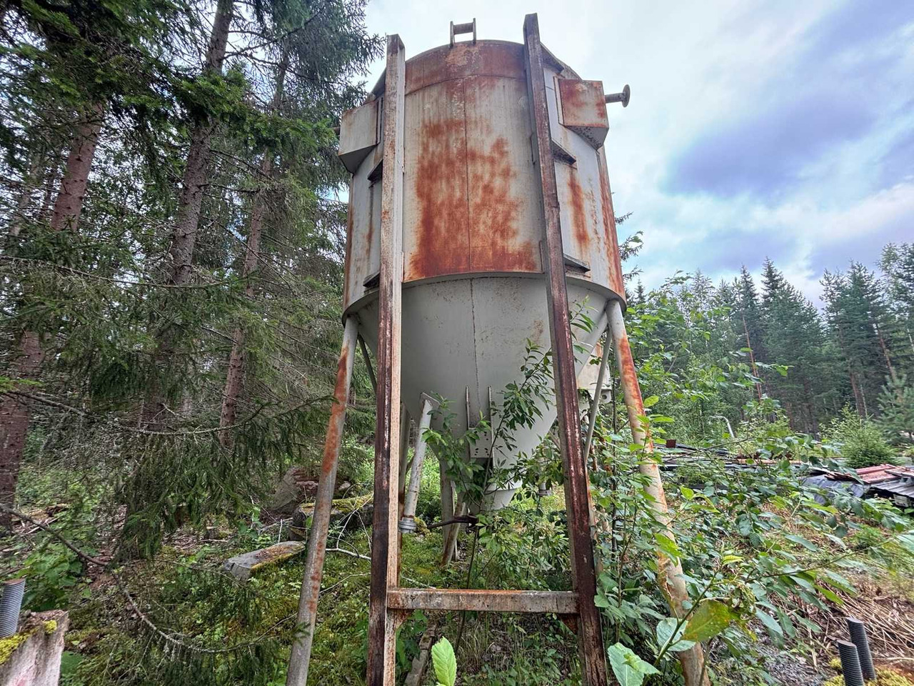 Silo approx. 12m3 - Utrustning för lagring: bild 1 Silo approx. 12m3 - Utrustning för lagring: bild 1