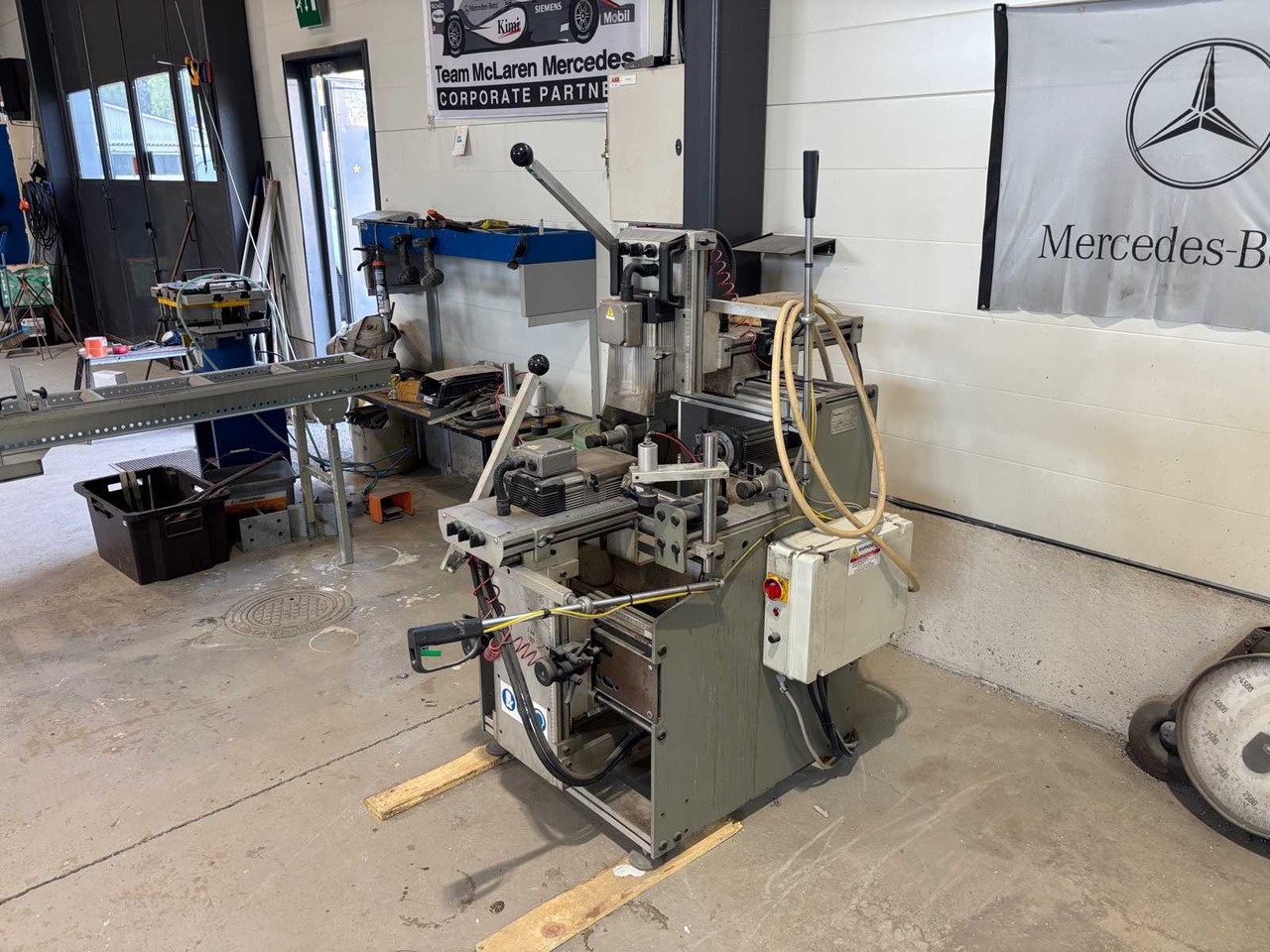 Three-spindle copy milling cutter P macchine s.r.l 03P - Fräsmaskin: bild 3 Three-spindle copy milling cutter P macchine s.r.l 03P - Fräsmaskin: bild 3