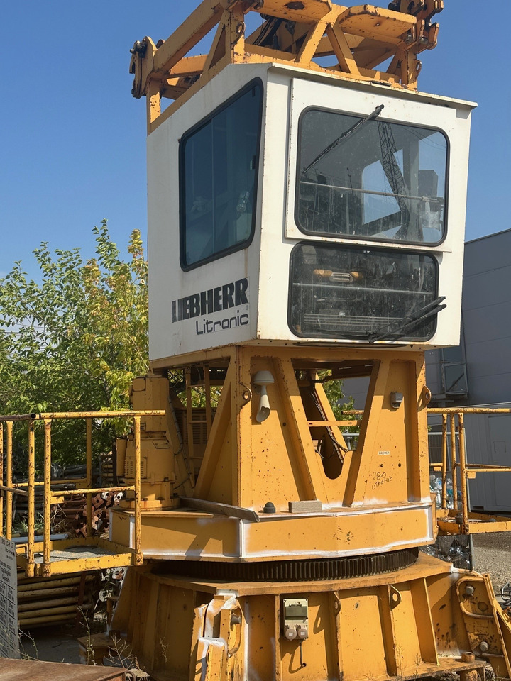 LIEBHERR 140 EC-H10 - Tornkran: bild 1 LIEBHERR 140 EC-H10 - Tornkran: bild 1