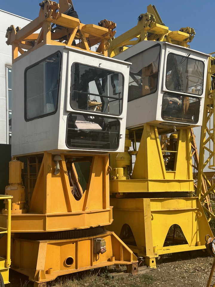 LIEBHERR 30 LC with chassis - Tornkran: bild 1 LIEBHERR 30 LC with chassis - Tornkran: bild 1