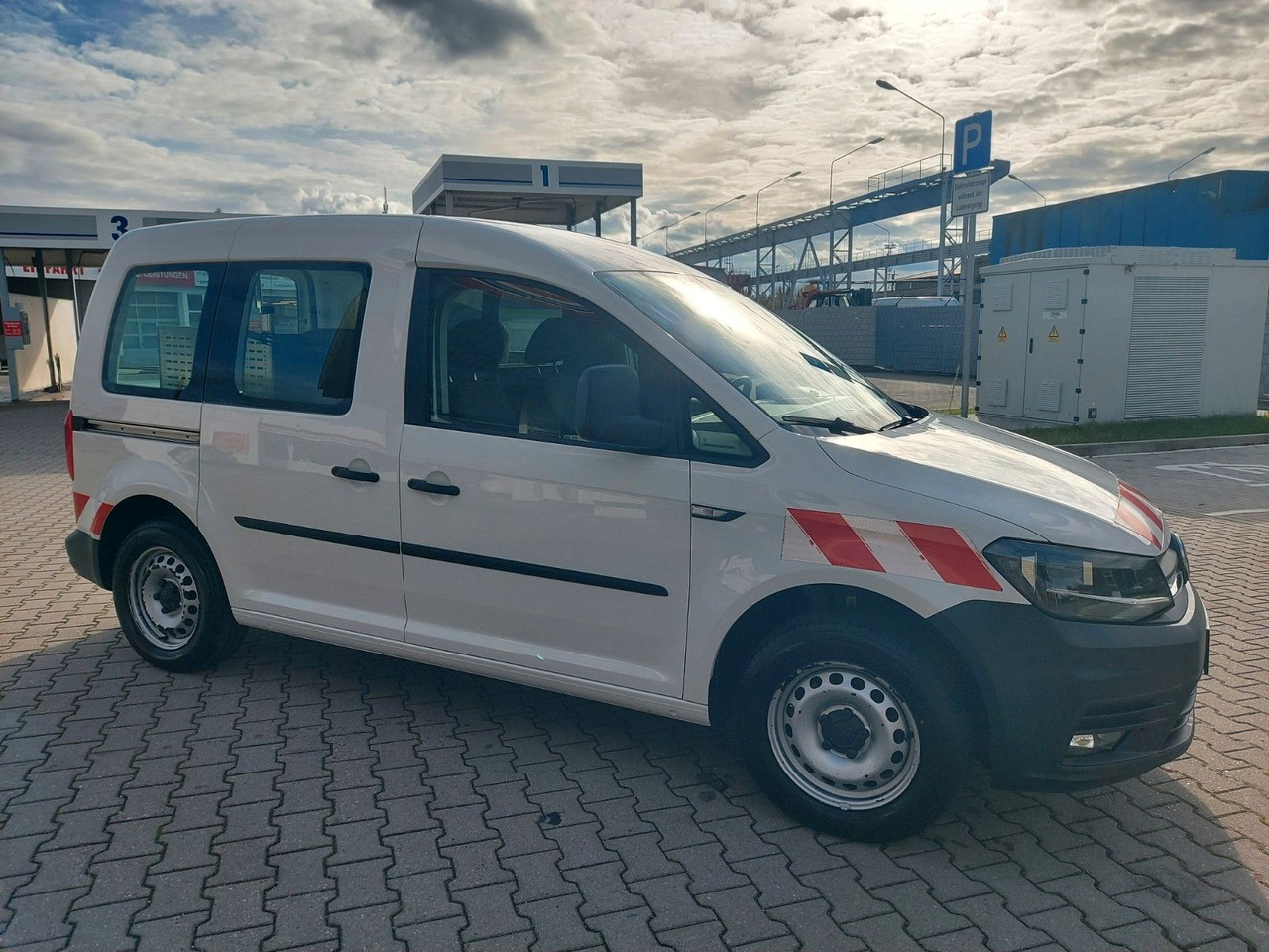 Volkswagen Caddy Nfz Kasten Klima PDC Bluetooth - Persontransport: bild 1 Volkswagen Caddy Nfz Kasten Klima PDC Bluetooth - Persontransport: bild 1