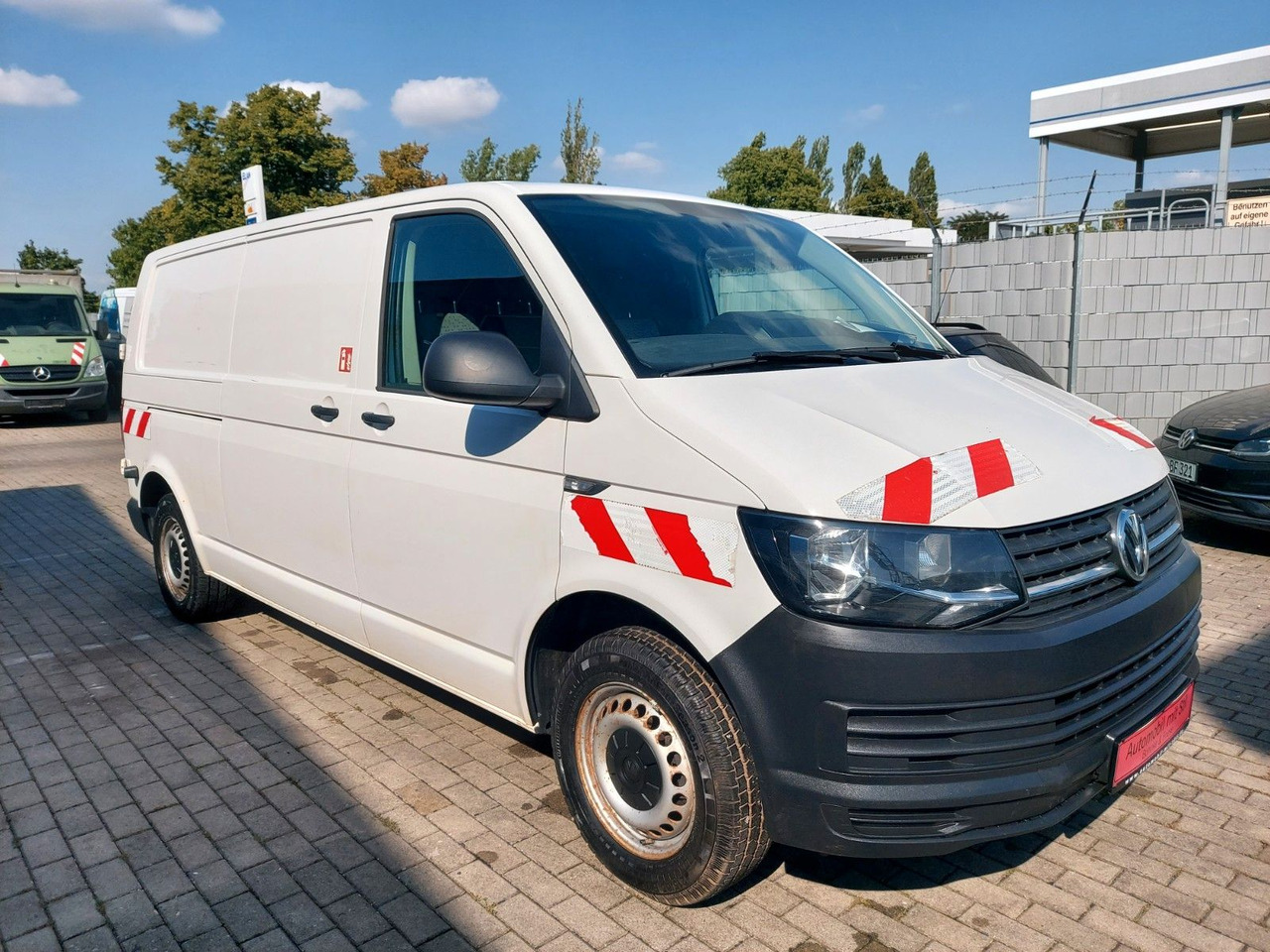 Volkswagen T6 Transporter Kasten Kombi lang Motorschaden - Persontransport: bild 2 Volkswagen T6 Transporter Kasten Kombi lang Motorschaden - Persontransport: bild 2