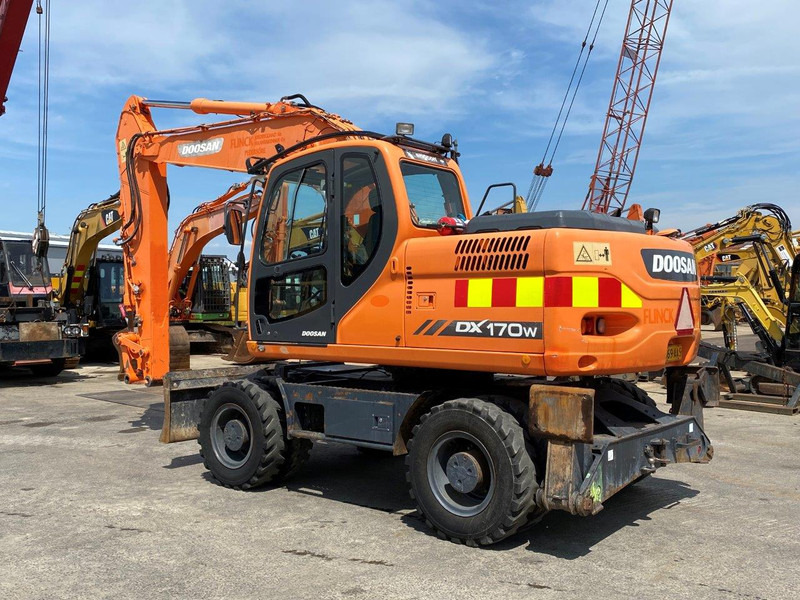 Doosan DX170W NVT - Grävmaskin på däck: bild 1 Doosan DX170W NVT - Grävmaskin på däck: bild 1