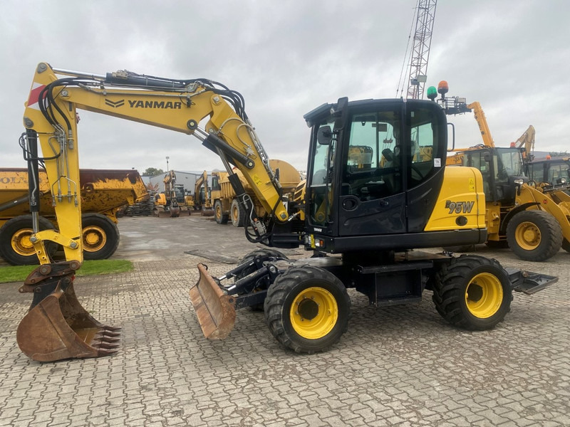 Yanmar B95w NVT - Grävmaskin på däck: bild 1 Yanmar B95w NVT - Grävmaskin på däck: bild 1