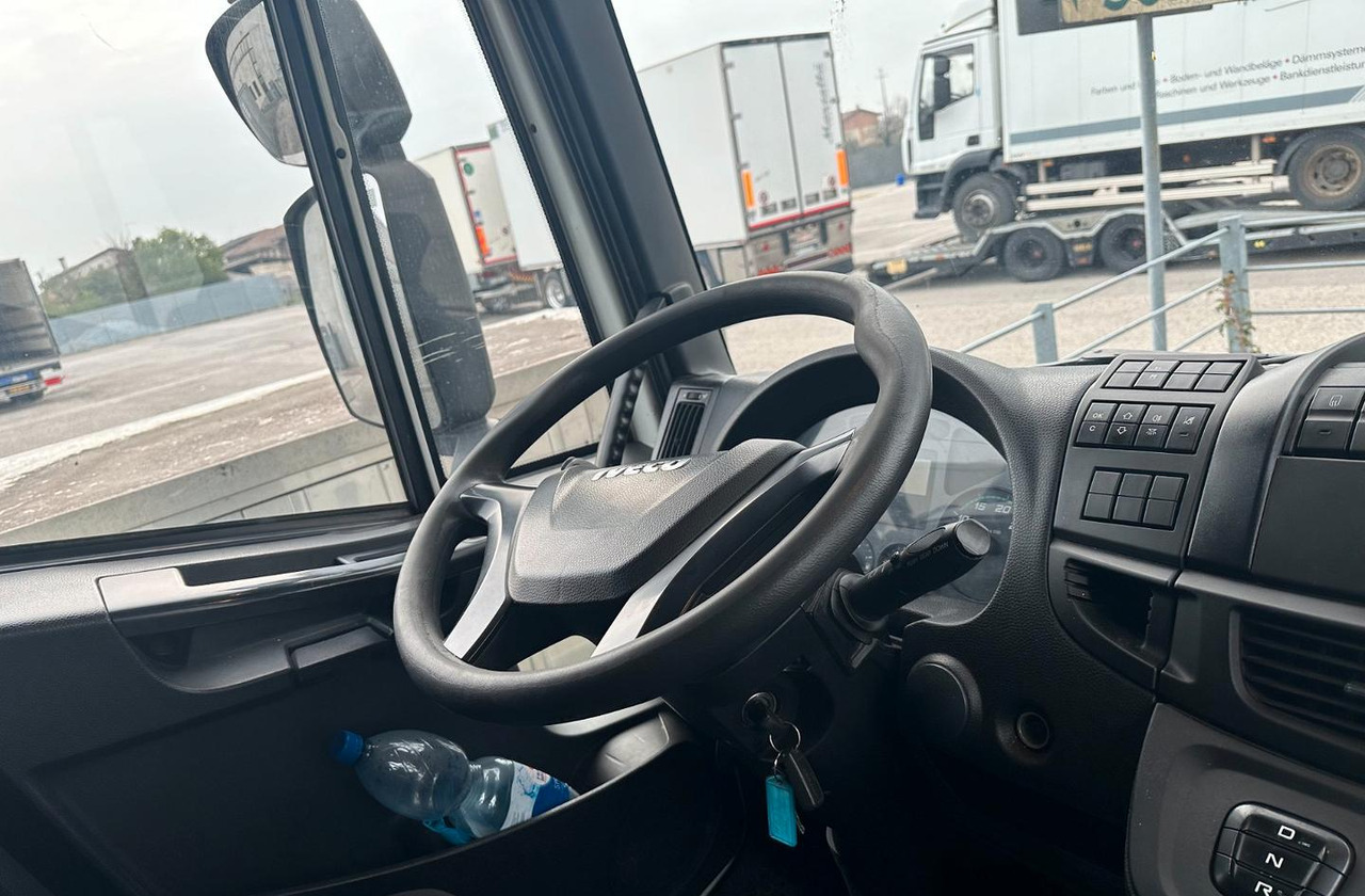 Iveco 140e28 furgone sponda euro 6 - Lastbil med skåp: bild 4 Iveco 140e28 furgone sponda euro 6 - Lastbil med skåp: bild 4