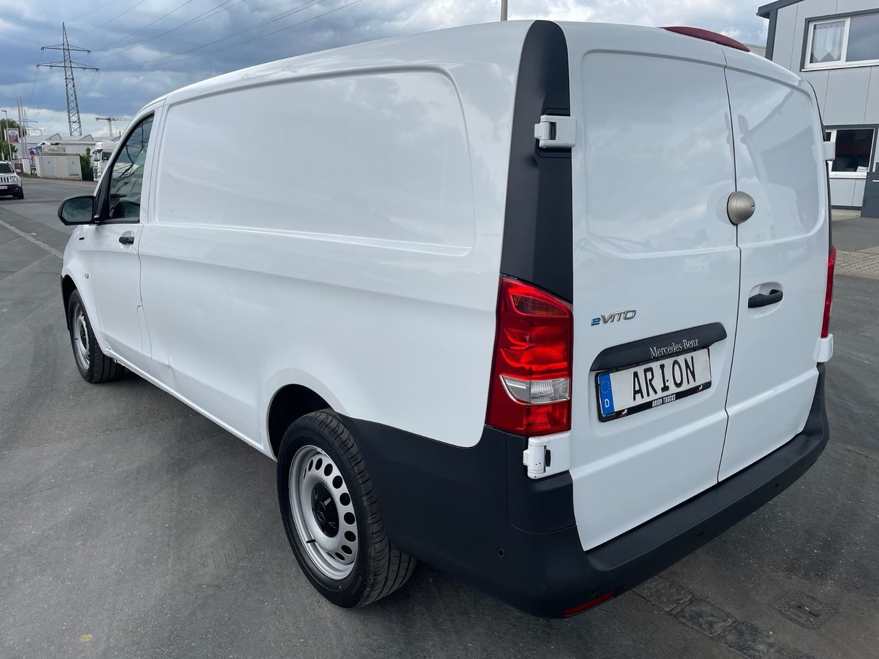 Mercedes-Benz eVito 111 Kastenwagen lang/Kamera/AC/70kW/3Sitze - Små skåpbil, El transportbil: bild 4 Mercedes-Benz eVito 111 Kastenwagen lang/Kamera/AC/70kW/3Sitze - Små skåpbil, El transportbil: bild 4