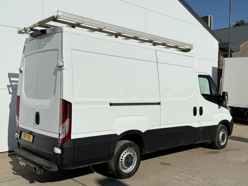 Iveco Daily 35S13 ***Marge/Margin***Automaat L2H2 Climate Control Cruise Control Trekhaak Navigatie Imperiaal - Skåpbil: bild 3 Iveco Daily 35S13 ***Marge/Margin***Automaat L2H2 Climate Control Cruise Control Trekhaak Navigatie Imperiaal - Skåpbil: bild 3