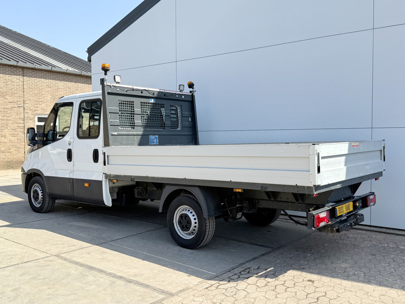 Iveco Daily 35S16 2.3 Automaat Dubbele Cabine Trekhaak 3.5t Climate Control 7 Zitplaatsen Standkachel DC - Transportbil med flak, Dubbelhytt transportbil: bild 2 Iveco Daily 35S16 2.3 Automaat Dubbele Cabine Trekhaak 3.5t Climate Control 7 Zitplaatsen Standkachel DC - Transportbil med flak, Dubbelhytt transportbil: bild 2