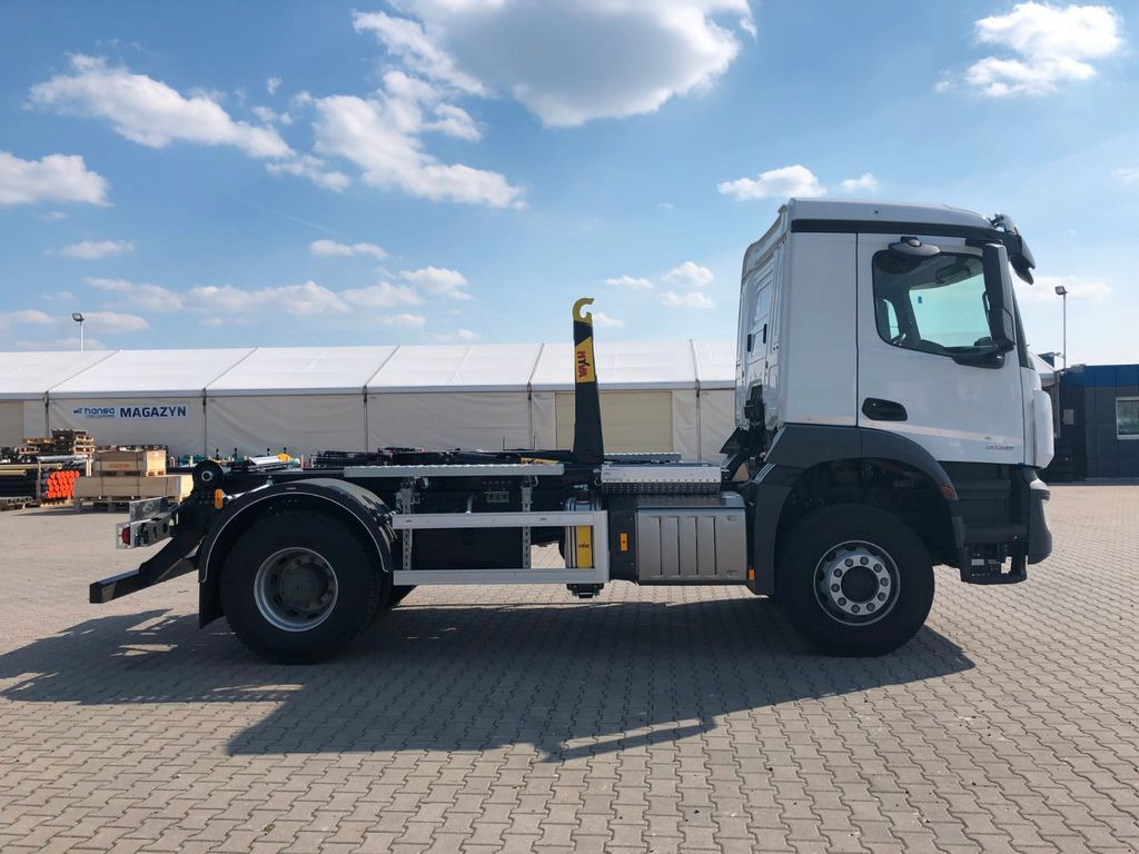 Mercedes-Benz AROCS 2136 Abrollkipper HYVA HKS-12-37-S - Lastväxlare lastbil: bild 3 Mercedes-Benz AROCS 2136 Abrollkipper HYVA HKS-12-37-S - Lastväxlare lastbil: bild 3