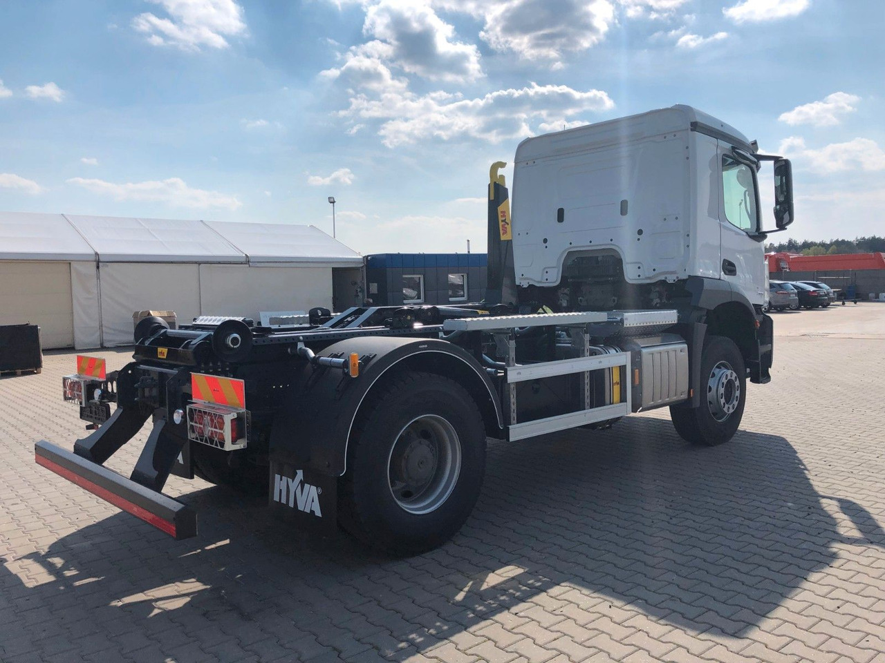 Mercedes-Benz AROCS 2136 Abrollkipper HYVA HKS-12-37-S - Lastväxlare lastbil: bild 5 Mercedes-Benz AROCS 2136 Abrollkipper HYVA HKS-12-37-S - Lastväxlare lastbil: bild 5
