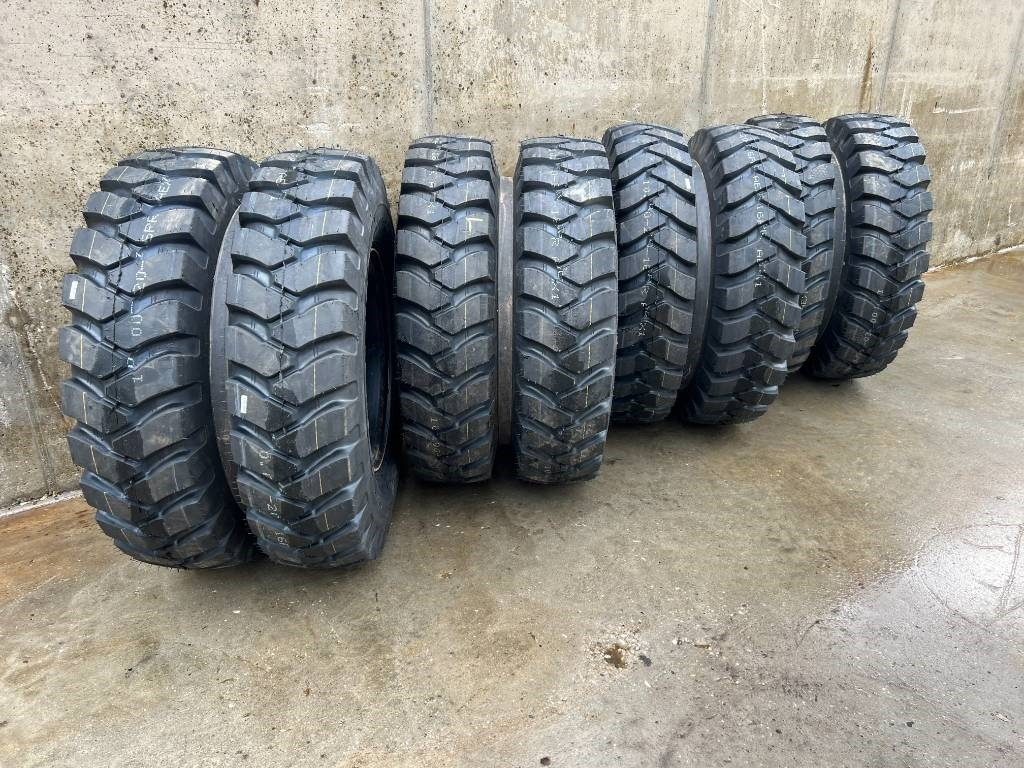 Kuhmo 1000 X 20 16PR tyres fitted on rim NEW - Däck för Byggmaskiner: bild 3 Kuhmo 1000 X 20 16PR tyres fitted on rim NEW - Däck för Byggmaskiner: bild 3