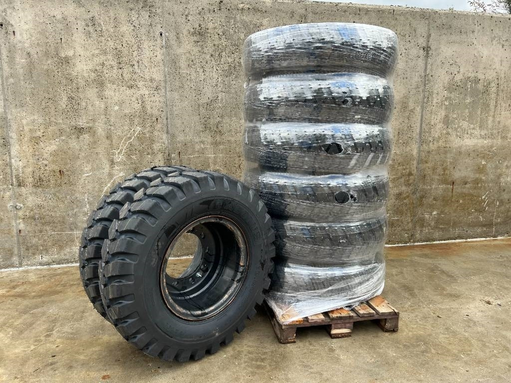 Kuhmo 1000 X 20 16PR tyres fitted on rim NEW - Däck och fälgar för Byggmaskiner: bild 1 Kuhmo 1000 X 20 16PR tyres fitted on rim NEW - Däck och fälgar för Byggmaskiner: bild 1