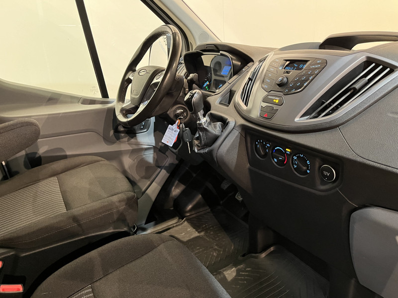 Ford Transit 2.0 TDCI L2H2 130 PK Trend / Euro 6 / Airco / Cruise Control / Trekhaak / PDC / 3-Zits / 42.300 KM !! BPM VRIJ !! - Skåpbil: bild 3 Ford Transit 2.0 TDCI L2H2 130 PK Trend / Euro 6 / Airco / Cruise Control / Trekhaak / PDC / 3-Zits / 42.300 KM !! BPM VRIJ !! - Skåpbil: bild 3
