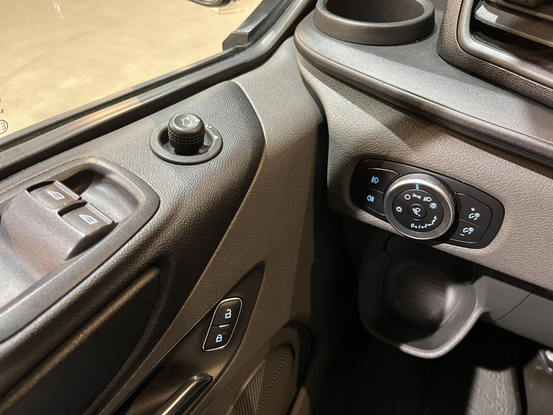 Leasa Ford Transit Custom 2.0 TDCI L1H1 Trend 130 PK Automaat / CarPlay / Camera / Airco / Cruise Control / Trekhaak / LMV / Navigatie / Klep / 3-Zits / 80.350 KM !! / BPM VRIJ !! Ford Transit Custom 2.0 TDCI L1H1 Trend 130 PK Automaat / CarPlay / Camera / Airco / Cruise Control / Trekhaak / LMV / Navigatie / Klep / 3-Zits / 80.350 KM !! / BPM VRIJ !!: bild 13