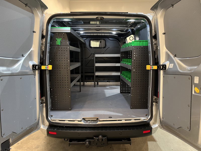 Ford Transit Custom 280 2.0 TDCI L1H1 Trend 130 PK Servicebus / Inrichting / Euro 6 / Airco / PDC / Cruise Control / Navigatie / CarPlay / Trekhaak / 3-Zits / 96.300 KM !! / BPM VRIJ !! - Små skåpbil: bild 4 Ford Transit Custom 280 2.0 TDCI L1H1 Trend 130 PK Servicebus / Inrichting / Euro 6 / Airco / PDC / Cruise Control / Navigatie / CarPlay / Trekhaak / 3-Zits / 96.300 KM !! / BPM VRIJ !! - Små skåpbil: bild 4