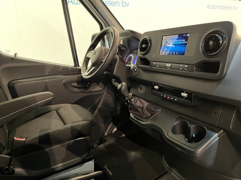 Mercedes-Benz Sprinter 311 CDI L2H2 RWD / Euro 6 / Servicebus / Bott inrichting / 220V / Airco / Oprijplaat / Compressor / CarPlay / Camera - Skåpbil: bild 4 Mercedes-Benz Sprinter 311 CDI L2H2 RWD / Euro 6 / Servicebus / Bott inrichting / 220V / Airco / Oprijplaat / Compressor / CarPlay / Camera - Skåpbil: bild 4